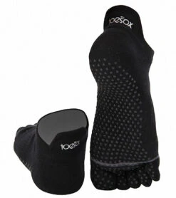 Toesox Low Rise Full-Toe Yoga Grip Socks -Hot Sale Everyday Yoga Store 1739985256483 black 3a
