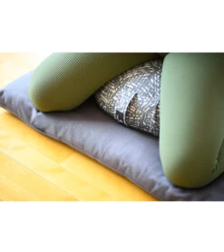 Hugger Mugger Zabuton Yoga Meditation Cushion -Hot Sale Everyday Yoga Store 1739987320867 olive 3a
