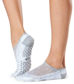 Tavi Maddie Grip Socks 35 Tavi Maddie Grip Socks -Hot Sale Everyday Yoga Store 6560080101419 maygrey 1a