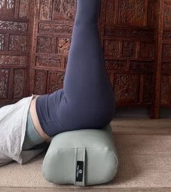 Hugger Mugger EZ Clean Standard Bolster Sage 8 Hugger Mugger EZ Clean Standard Bolster Sage -Hot Sale Everyday Yoga Store 6989234536491 sage 5a