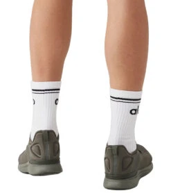 Alo Unisex Throwback Sock -Hot Sale Everyday Yoga Store 7096978800683 whiteblack 2a