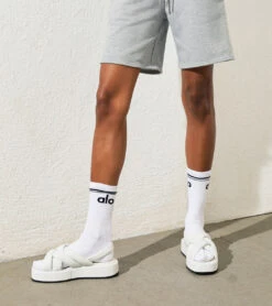 Alo Unisex Throwback Sock -Hot Sale Everyday Yoga Store 7096978800683 whiteblack 3a